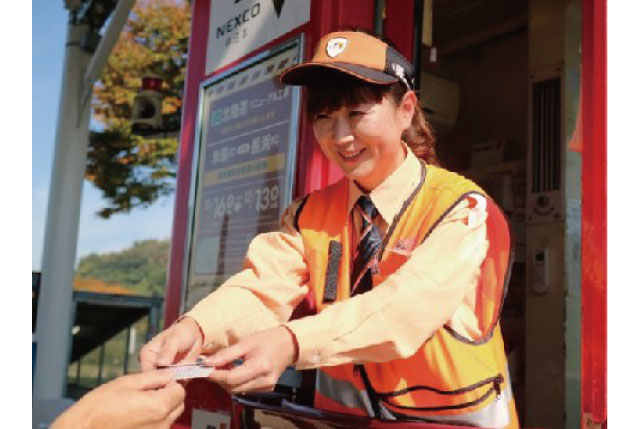 NEXCO中日本グループの高速道路料金所スタッフ｜3日で1勤務・月10～11回程度／50代以上活躍中◎